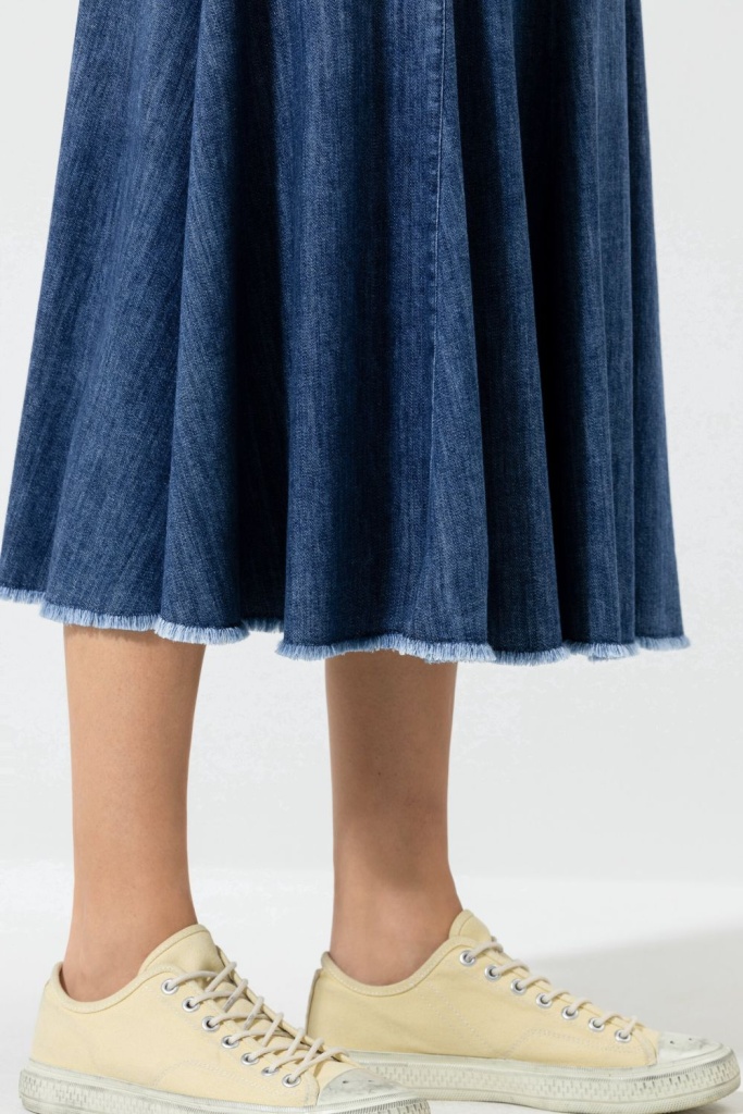 Luisa-Cerano-Denim-Godetrock-57819734740256-04_1500x1500.jpg Luisa-Cerano-Denim-Godetrock-57819734740256-04_1500x1500.jpg